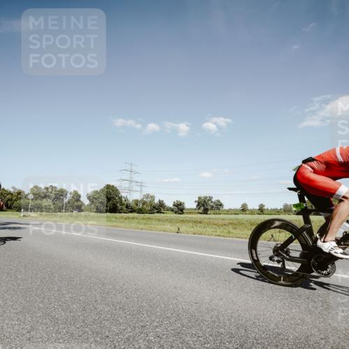 07.09.2025 - 19. Norderstedt Triathlon Michael Burmester http://msf.ph/oto/8852609 07.09.2025 14:36:58 Radfahren 445, 457, 879, 908, 977 meine-sportfotos.de