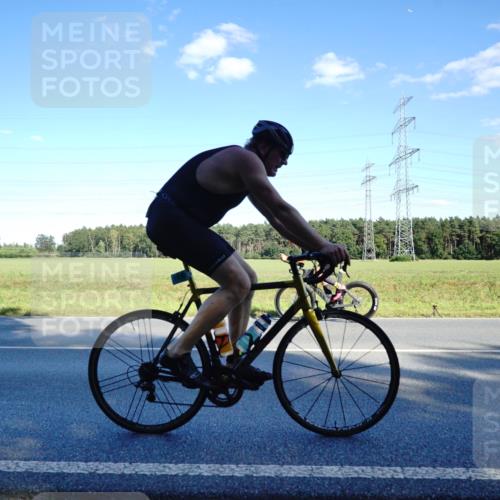07.09.2025 - 19. Norderstedt Triathlon Michael Burmester http://msf.ph/oto/8852656 07.09.2025 15:54:26 Radfahren 902, 1460, 1534 meine-sportfotos.de