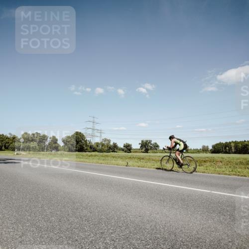 07.09.2025 - 19. Norderstedt Triathlon Michael Burmester http://msf.ph/oto/8852690 07.09.2025 14:37:33 Radfahren 1465 meine-sportfotos.de