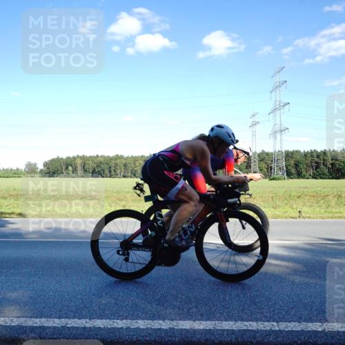 07.09.2025 - 19. Norderstedt Triathlon Michael Burmester http://msf.ph/oto/8852710 07.09.2025 15:54:57 Radfahren 954, 1528, 1539 meine-sportfotos.de