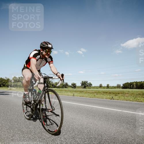 07.09.2025 - 19. Norderstedt Triathlon Michael Burmester http://msf.ph/oto/8852715 07.09.2025 14:37:50 Radfahren 863, 888 meine-sportfotos.de