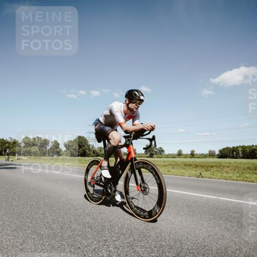 07.09.2025 - 19. Norderstedt Triathlon Michael Burmester http://msf.ph/oto/8852740 07.09.2025 14:38:02 Radfahren 399, 972, 1401, 1422 meine-sportfotos.de