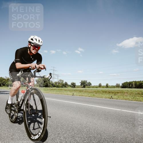 07.09.2025 - 19. Norderstedt Triathlon Michael Burmester http://msf.ph/oto/8852744 07.09.2025 14:38:03 Radfahren 399, 972, 1401 meine-sportfotos.de