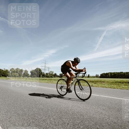 07.09.2025 - 19. Norderstedt Triathlon Michael Burmester http://msf.ph/oto/8852763 07.09.2025 11:39:18 Radfahren 729, 746, 778, 859 meine-sportfotos.de