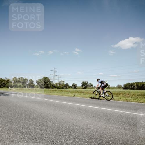 07.09.2025 - 19. Norderstedt Triathlon Michael Burmester http://msf.ph/oto/8852764 07.09.2025 14:38:27 Radfahren 877 meine-sportfotos.de