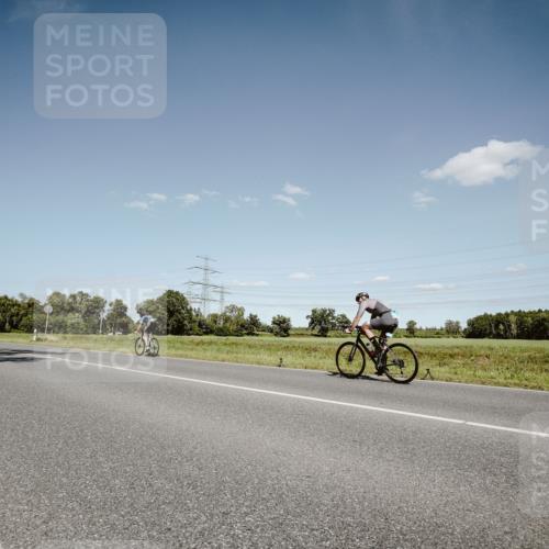 07.09.2025 - 19. Norderstedt Triathlon Michael Burmester http://msf.ph/oto/8852768 07.09.2025 14:38:28 Radfahren 422, 877 meine-sportfotos.de