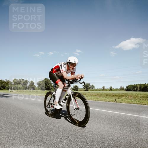 07.09.2025 - 19. Norderstedt Triathlon Michael Burmester http://msf.ph/oto/8852774 07.09.2025 14:38:31 Radfahren 422, 877 meine-sportfotos.de