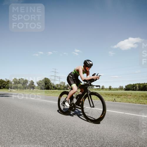 07.09.2025 - 19. Norderstedt Triathlon Michael Burmester http://msf.ph/oto/8852781 07.09.2025 14:38:35 Radfahren 398, 459, 476 meine-sportfotos.de