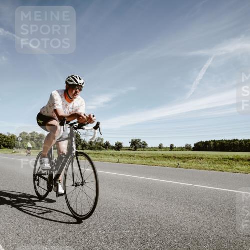 07.09.2025 - 19. Norderstedt Triathlon Michael Burmester http://msf.ph/oto/8852804 07.09.2025 11:39:44 Radfahren 300, 1253 meine-sportfotos.de