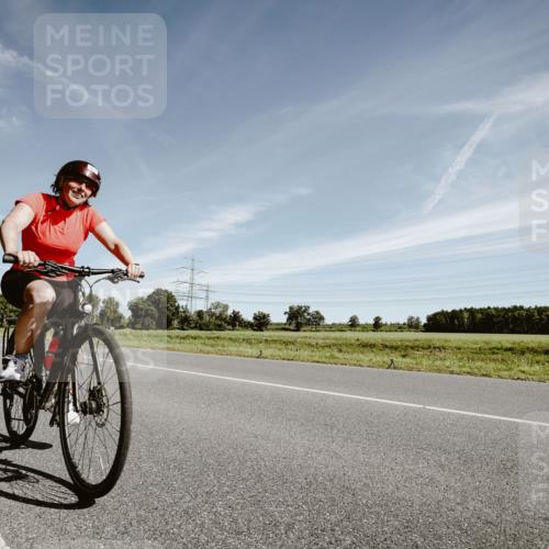 07.09.2025 - 19. Norderstedt Triathlon Michael Burmester http://msf.ph/oto/8852849 07.09.2025 11:40:23 Radfahren 803 meine-sportfotos.de