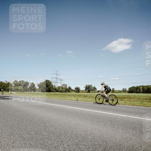 07.09.2025 - 19. Norderstedt Triathlon Michael Burmester http://msf.ph/oto/8852864 07.09.2025 14:39:30 Radfahren 379, 1009 meine-sportfotos.de