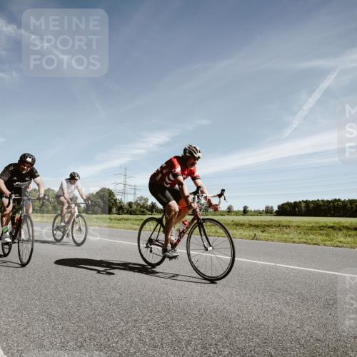 07.09.2025 - 19. Norderstedt Triathlon Michael Burmester http://msf.ph/oto/8852884 07.09.2025 11:40:57 Radfahren 796, 800, 861, 1371 meine-sportfotos.de