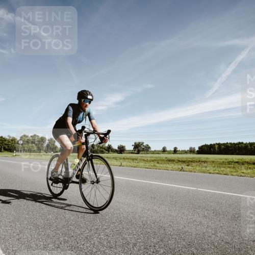 07.09.2025 - 19. Norderstedt Triathlon Michael Burmester http://msf.ph/oto/8852915 07.09.2025 11:41:21 Radfahren 140, 296, 1279 meine-sportfotos.de
