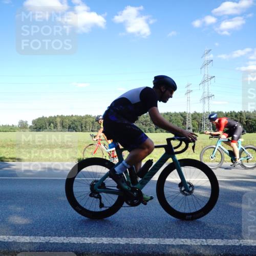 07.09.2025 - 19. Norderstedt Triathlon Michael Burmester http://msf.ph/oto/8852916 07.09.2025 15:56:41 Radfahren 401, 1579 meine-sportfotos.de