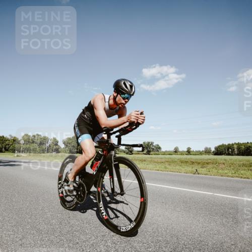 07.09.2025 - 19. Norderstedt Triathlon Michael Burmester http://msf.ph/oto/8852994 07.09.2025 14:41:21 Radfahren 437, 449, 454, 976, 989, 990, 992, 1501 meine-sportfotos.de