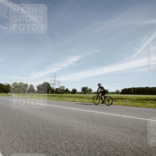 07.09.2025 - 19. Norderstedt Triathlon Michael Burmester http://msf.ph/oto/8852996 07.09.2025 11:42:14 Radfahren 784, 1282, 1313, 1349 meine-sportfotos.de