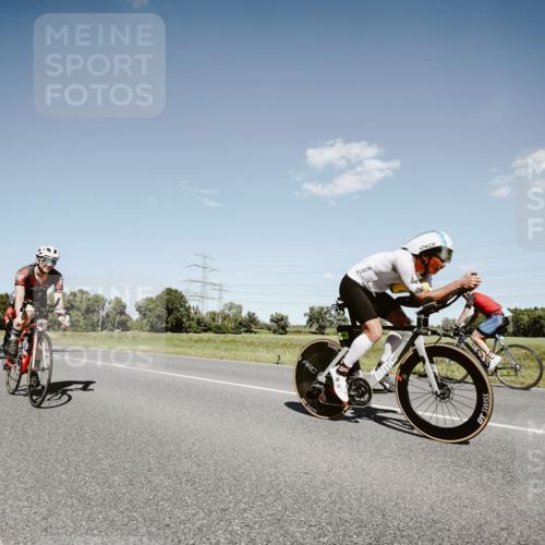 07.09.2025 - 19. Norderstedt Triathlon Michael Burmester http://msf.ph/oto/8852998 07.09.2025 14:41:22 Radfahren 437, 449, 976, 989, 990, 992, 1501 meine-sportfotos.de