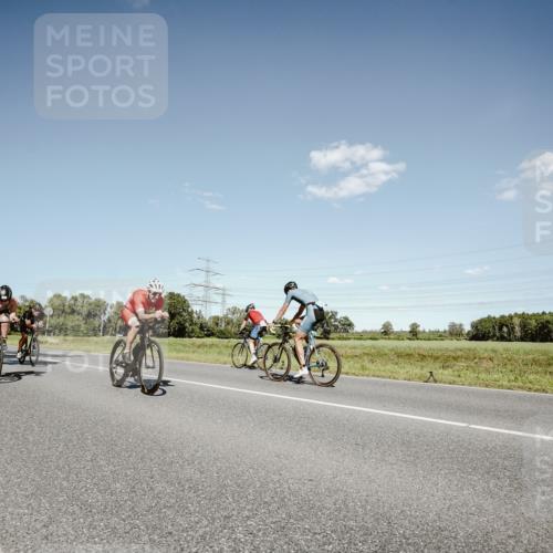 07.09.2025 - 19. Norderstedt Triathlon Michael Burmester http://msf.ph/oto/8853001 07.09.2025 14:41:23 Radfahren 437, 449, 896, 976, 989, 992, 1501 meine-sportfotos.de