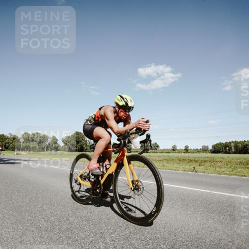 07.09.2025 - 19. Norderstedt Triathlon Michael Burmester http://msf.ph/oto/8853011 07.09.2025 14:41:27 Radfahren 373, 441, 896, 963, 1434 meine-sportfotos.de