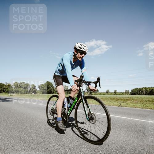 07.09.2025 - 19. Norderstedt Triathlon Michael Burmester http://msf.ph/oto/8853018 07.09.2025 14:41:28 Radfahren 373, 441, 896, 905, 963, 1434 meine-sportfotos.de