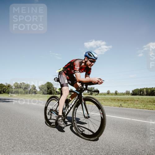 07.09.2025 - 19. Norderstedt Triathlon Michael Burmester http://msf.ph/oto/8853033 07.09.2025 14:41:32 Radfahren 441, 905, 959, 963 meine-sportfotos.de