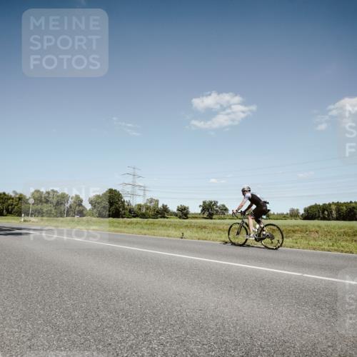 07.09.2025 - 19. Norderstedt Triathlon Michael Burmester http://msf.ph/oto/8853036 07.09.2025 14:41:35 Radfahren 959, 1493, 1496 meine-sportfotos.de