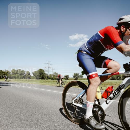 07.09.2025 - 19. Norderstedt Triathlon Michael Burmester http://msf.ph/oto/8853043 07.09.2025 14:41:38 Radfahren 1493, 1496 meine-sportfotos.de