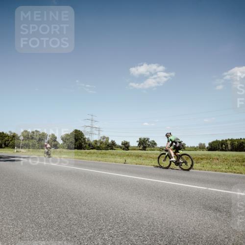 07.09.2025 - 19. Norderstedt Triathlon Michael Burmester http://msf.ph/oto/8853050 07.09.2025 14:41:39 Radfahren 1493, 1496 meine-sportfotos.de