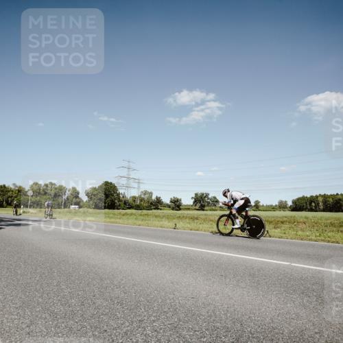 07.09.2025 - 19. Norderstedt Triathlon Michael Burmester http://msf.ph/oto/8853111 07.09.2025 14:42:08 Radfahren 448 meine-sportfotos.de