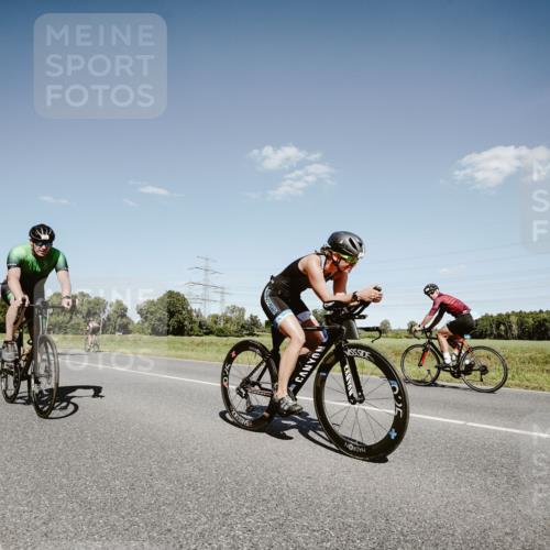 07.09.2025 - 19. Norderstedt Triathlon Michael Burmester http://msf.ph/oto/8853170 07.09.2025 14:42:37 Radfahren 452, 1492, 1495 meine-sportfotos.de