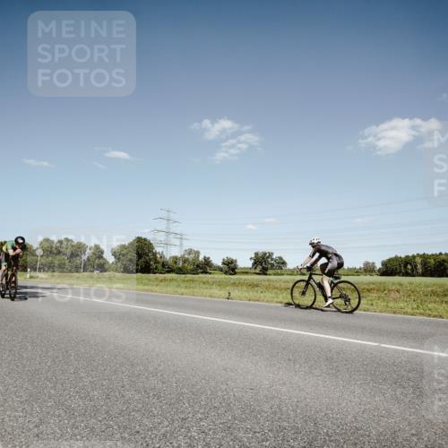 07.09.2025 - 19. Norderstedt Triathlon Michael Burmester http://msf.ph/oto/8853181 07.09.2025 14:42:53 Radfahren 1408, 1457, 1502 meine-sportfotos.de