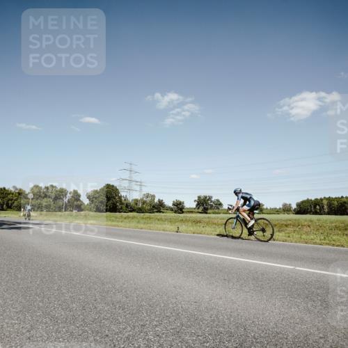 07.09.2025 - 19. Norderstedt Triathlon Michael Burmester http://msf.ph/oto/8853194 07.09.2025 14:42:57 Radfahren 1457 meine-sportfotos.de