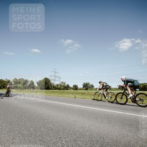 07.09.2025 - 19. Norderstedt Triathlon Michael Burmester http://msf.ph/oto/8853211 07.09.2025 14:43:14 Radfahren 400, 983, 1025 meine-sportfotos.de