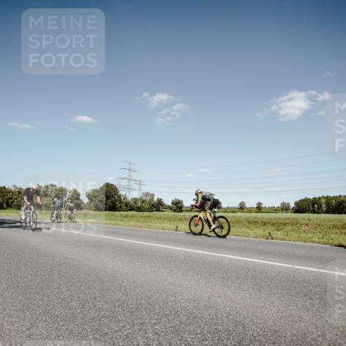 07.09.2025 - 19. Norderstedt Triathlon Michael Burmester http://msf.ph/oto/8853218 07.09.2025 14:43:15 Radfahren 400, 983, 1025 meine-sportfotos.de