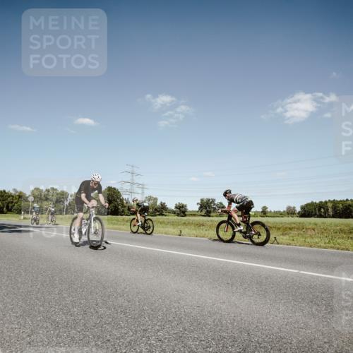 07.09.2025 - 19. Norderstedt Triathlon Michael Burmester http://msf.ph/oto/8853222 07.09.2025 14:43:16 Radfahren 400, 983, 1025 meine-sportfotos.de
