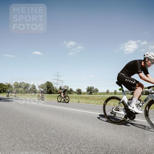07.09.2025 - 19. Norderstedt Triathlon Michael Burmester http://msf.ph/oto/8853225 07.09.2025 14:43:16 Radfahren 400, 983, 1025 meine-sportfotos.de