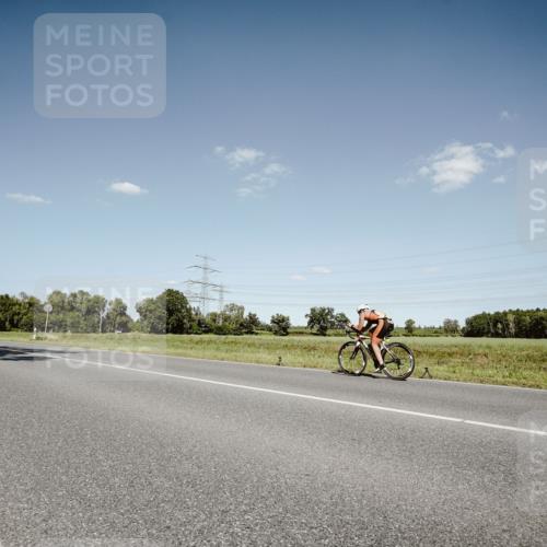 07.09.2025 - 19. Norderstedt Triathlon Michael Burmester http://msf.ph/oto/8853251 07.09.2025 14:43:27 Radfahren 960 meine-sportfotos.de