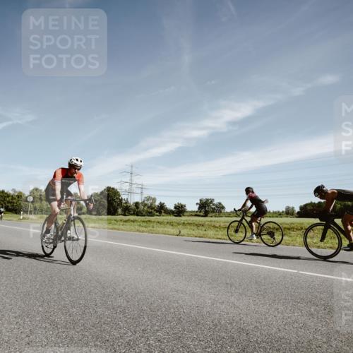 07.09.2025 - 19. Norderstedt Triathlon Michael Burmester http://msf.ph/oto/8853269 07.09.2025 11:46:51 Radfahren 736, 1258, 1333 meine-sportfotos.de