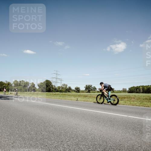 07.09.2025 - 19. Norderstedt Triathlon Michael Burmester http://msf.ph/oto/8853298 07.09.2025 14:44:05 Radfahren 1447 meine-sportfotos.de