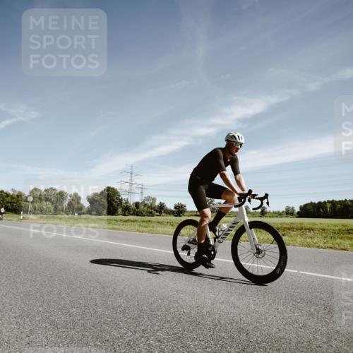 07.09.2025 - 19. Norderstedt Triathlon Michael Burmester http://msf.ph/oto/8853314 07.09.2025 11:47:35 Radfahren 155, 201, 1225, 1320 meine-sportfotos.de