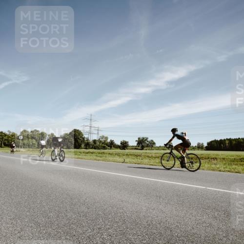 07.09.2025 - 19. Norderstedt Triathlon Michael Burmester http://msf.ph/oto/8853341 07.09.2025 11:47:52 Radfahren 822 meine-sportfotos.de