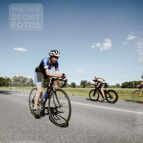 07.09.2025 - 19. Norderstedt Triathlon Michael Burmester http://msf.ph/oto/8853346 07.09.2025 14:44:53 Radfahren 387, 479, 887 meine-sportfotos.de