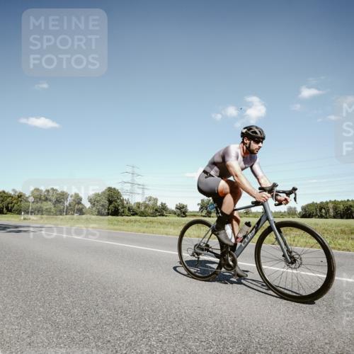 07.09.2025 - 19. Norderstedt Triathlon Michael Burmester http://msf.ph/oto/8853382 07.09.2025 14:45:21 Radfahren 390, 461, 872 meine-sportfotos.de