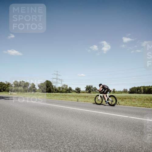 07.09.2025 - 19. Norderstedt Triathlon Michael Burmester http://msf.ph/oto/8853403 07.09.2025 14:45:43 Radfahren 440 meine-sportfotos.de