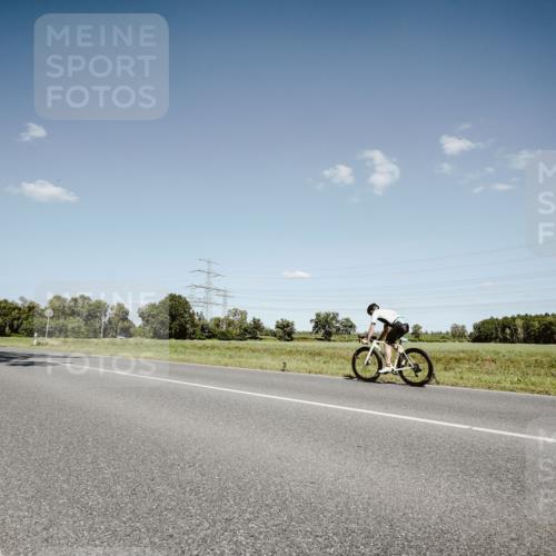 07.09.2025 - 19. Norderstedt Triathlon Michael Burmester http://msf.ph/oto/8853414 07.09.2025 14:45:50 Radfahren  meine-sportfotos.de