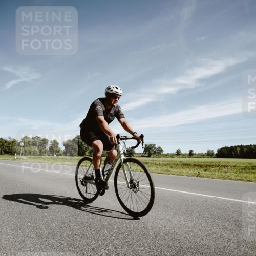 07.09.2025 - 19. Norderstedt Triathlon Michael Burmester http://msf.ph/oto/8853469 07.09.2025 11:49:49 Radfahren 253, 1223 meine-sportfotos.de