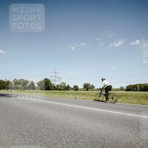 07.09.2025 - 19. Norderstedt Triathlon Michael Burmester http://msf.ph/oto/8853520 07.09.2025 14:47:21 Radfahren 455, 458 meine-sportfotos.de