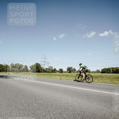 07.09.2025 - 19. Norderstedt Triathlon Michael Burmester http://msf.ph/oto/8853555 07.09.2025 14:47:47 Radfahren  meine-sportfotos.de