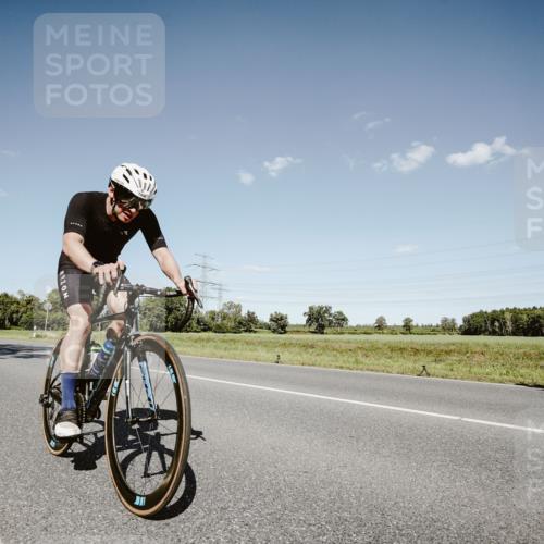 07.09.2025 - 19. Norderstedt Triathlon Michael Burmester http://msf.ph/oto/8853559 07.09.2025 14:47:52 Radfahren 1406, 1500 meine-sportfotos.de