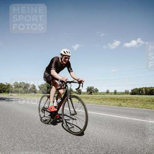 07.09.2025 - 19. Norderstedt Triathlon Michael Burmester http://msf.ph/oto/8853569 07.09.2025 14:48:03 Radfahren 879 meine-sportfotos.de